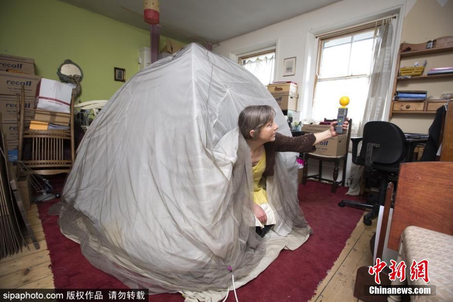 英國一女子對電磁波過敏 每日18小時躲防護罩中