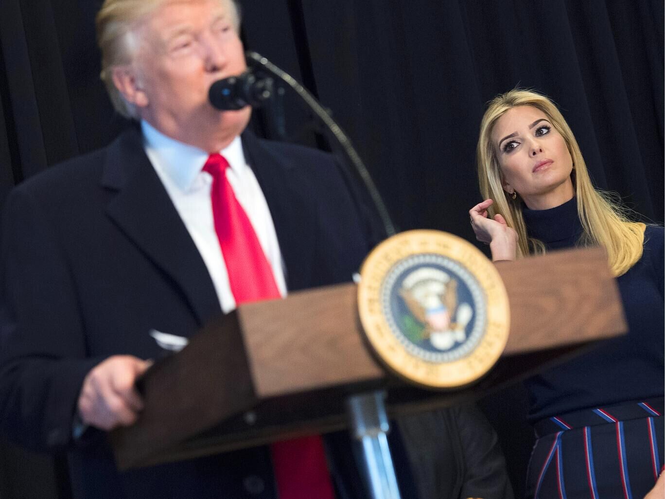 不理會老爸“只買美國貨”口號!伊萬卡旗下品牌仍為“中國制造”