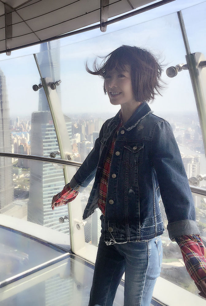 魯豫重返小學校園變孩子王 小女生情懷寫在臉上