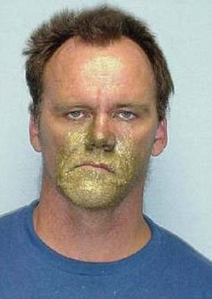 正經(jīng)點(diǎn)！盤點(diǎn)那些奇葩的犯罪嫌疑人頭像