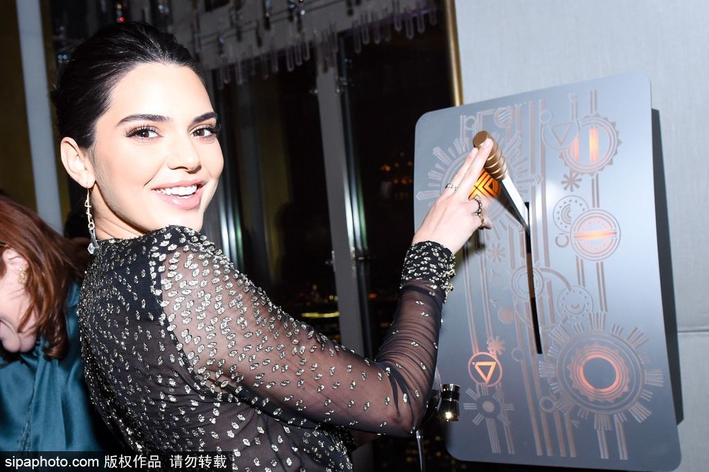 你“肯豆”又調皮了！ 瞪眼嘟嘟嘴滿臉俏皮