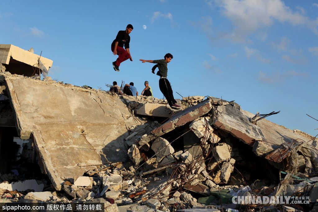 原來可以這么玩！盤點全球各地運動牛人挑戰(zhàn)極限的高能瞬間