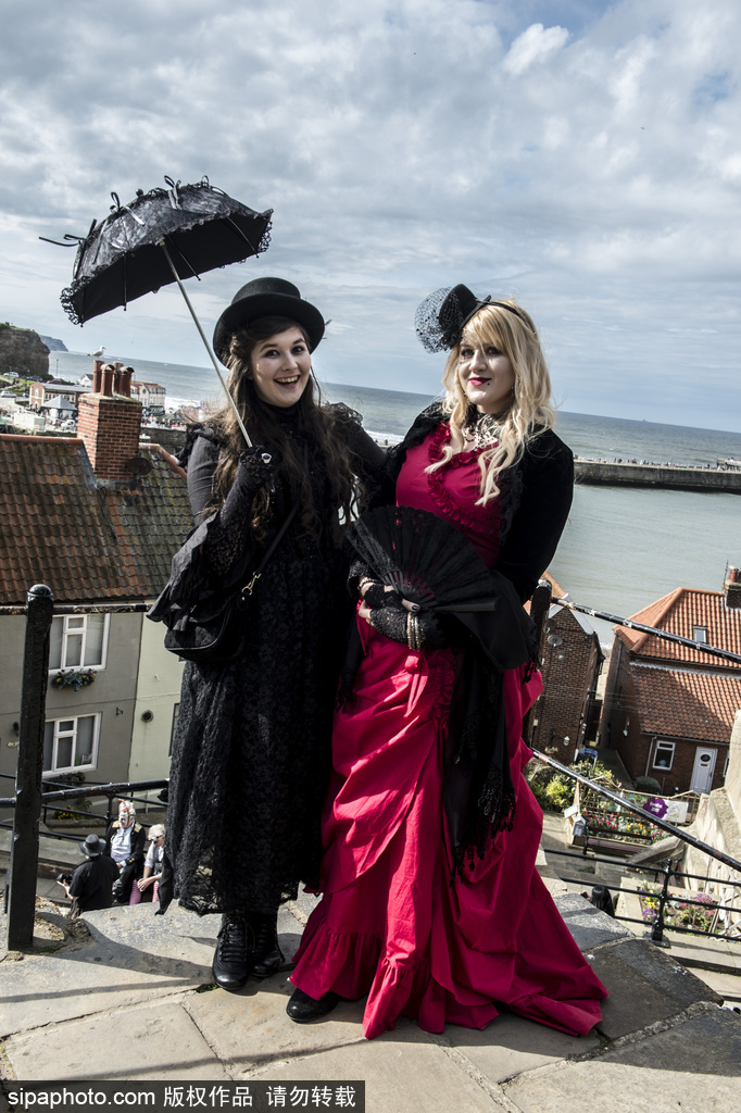 走進吸血鬼的故鄉惠特比 感受神秘黑暗哥特周