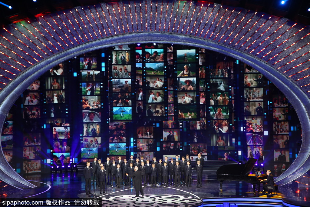 第七屆北京電影節(jié)：95歲秦怡坐輪椅現(xiàn)身閉幕式 林志玲與讓·雷諾俏皮頒獎(jiǎng)