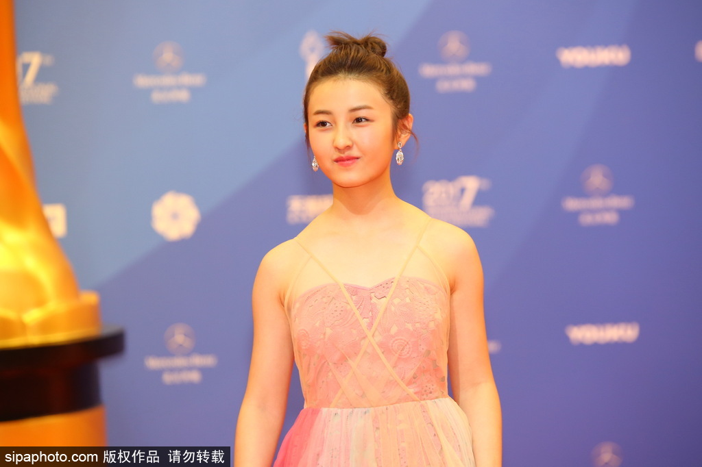 第七屆北京電影節：莫妮卡·貝魯奇性感現身閉幕式紅毯 林志玲、蔣雯麗、殷桃同場爭艷