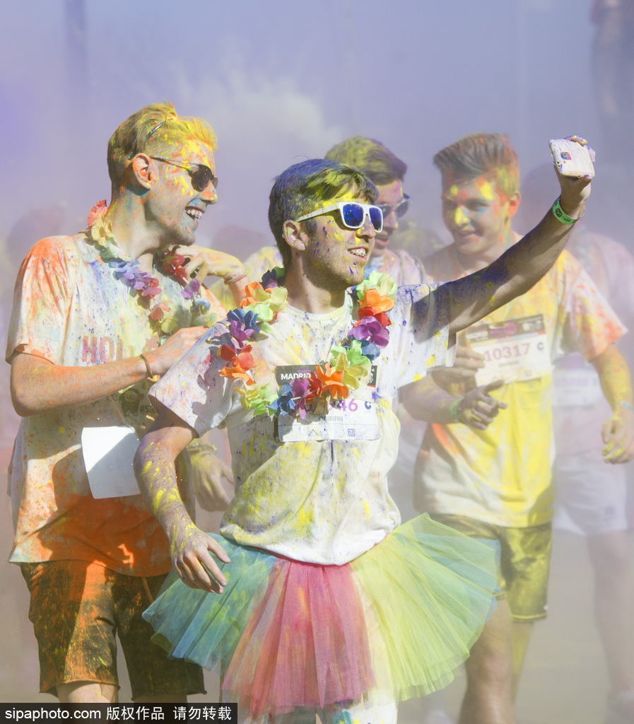 五彩青春奔跑不止 2017馬德里胡里節彩虹跑繽紛開跑