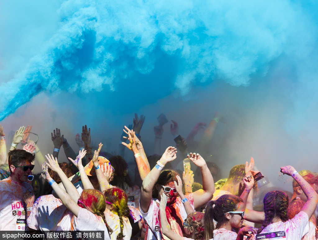 五彩青春奔跑不止 2017馬德里胡里節彩虹跑繽紛開跑