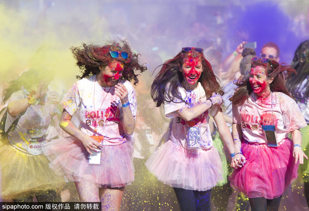 五彩青春奔跑不止 2017馬德里胡里節彩虹跑繽紛開跑