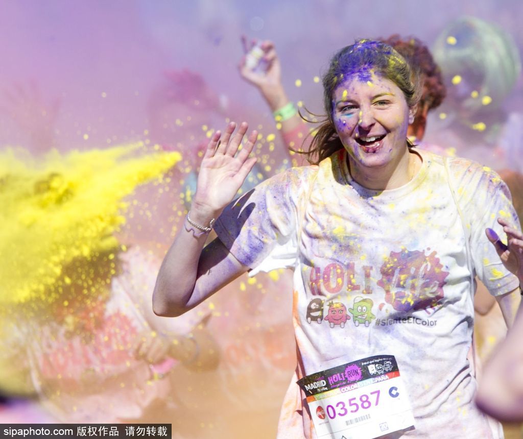 五彩青春奔跑不止 2017馬德里胡里節彩虹跑繽紛開跑