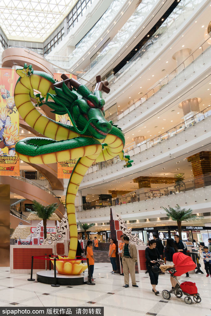 十米高“神龍”現身上海 “龍珠”特展 還原“天下第一武道會”