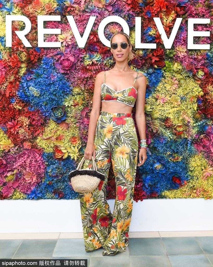 全美最盛大音樂節(jié)科切拉！盤點激情火辣內(nèi)衣上陣的潮人街拍