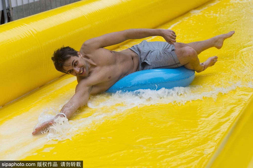 世界這么大！不一定要去迪拜撿垃圾 盤點(diǎn)世界奇葩工種