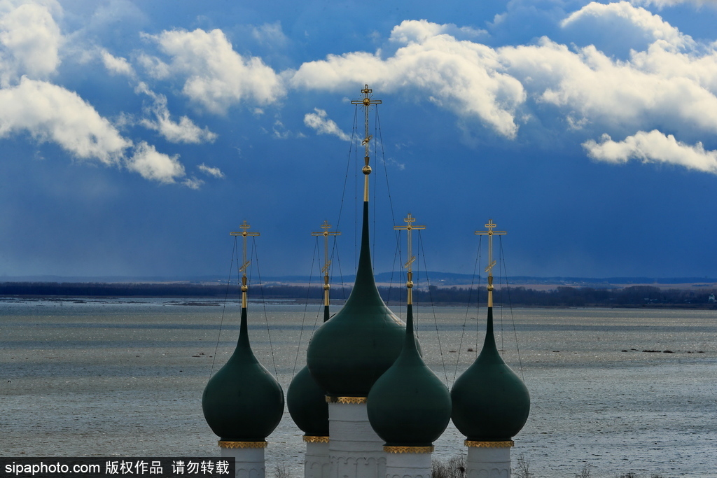 探訪俄羅斯最有價(jià)值的古建筑遺跡：羅斯托夫克里姆林宮