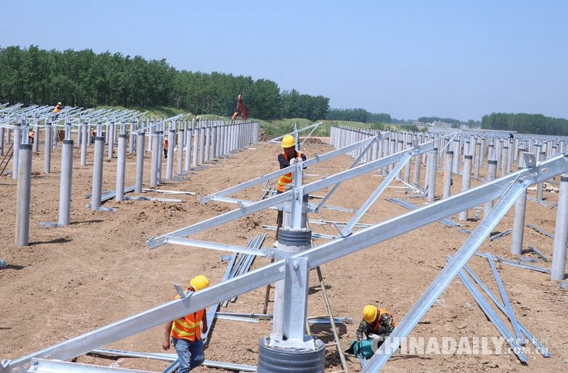 安徽臨泉縣扶貧工地熱火朝天迎五一