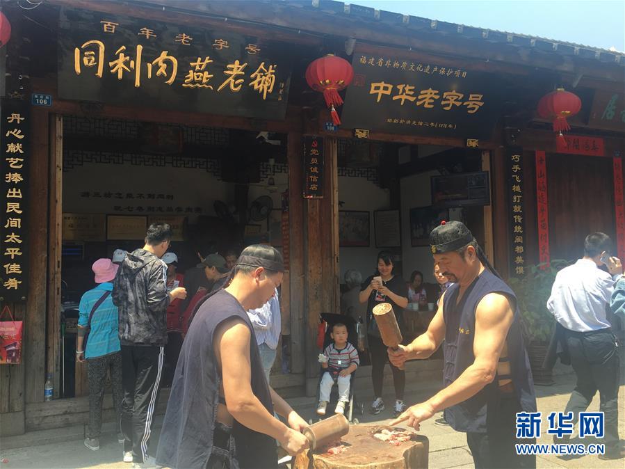 老字號(hào)“匠心”之美——勞動(dòng)節(jié)尋找中國百年“質(zhì)”造的底蘊(yùn)