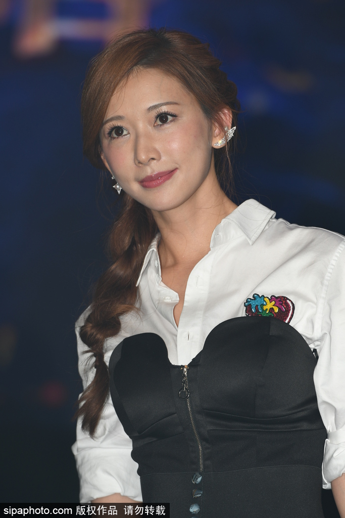 林志玲為好友助陣站臺 麻花辮亮相盡顯少女情懷