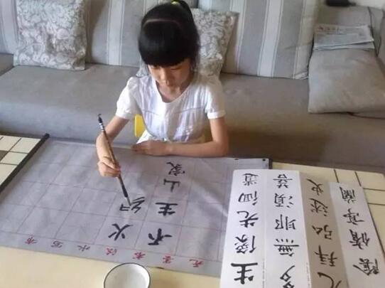 厲害了我的“中國制造”！從毛筆到訊飛語音 英國小哥講述中國書寫傳奇丨好運中國