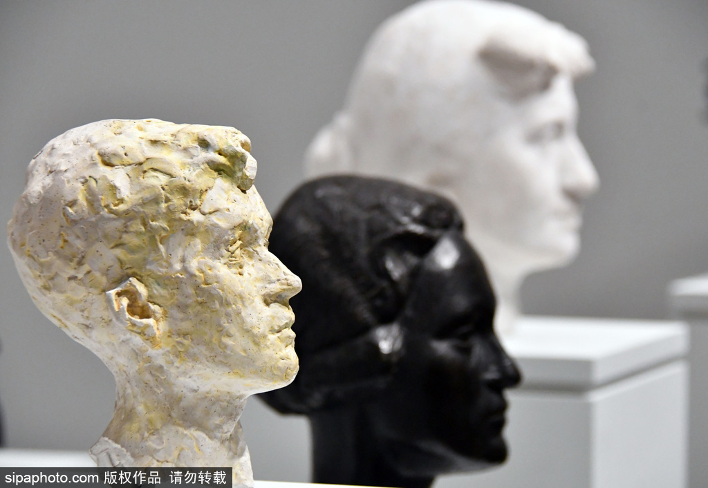 這藝術作品你能看懂？走近瑞士超存在主義雕塑大師賈科梅蒂藝術展