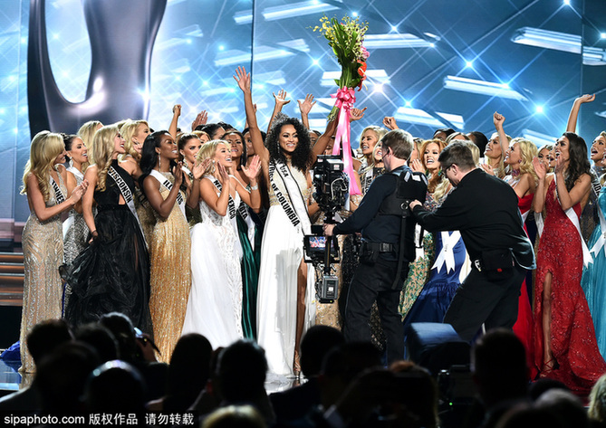 2017美國小姐出爐 哥倫比亞區(qū)小姐奪冠淚灑現(xiàn)場(chǎng)