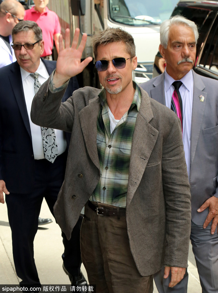 愛上復(fù)古風(fēng)？布拉德·皮特示范懷舊風(fēng)穿搭