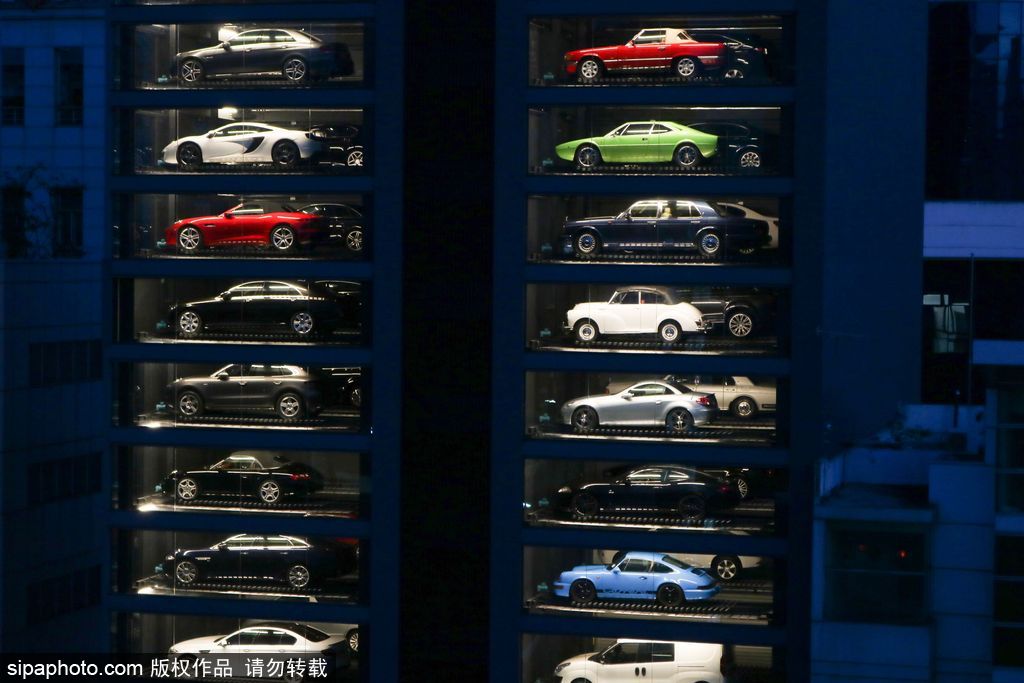 投幣買(mǎi)豪車(chē)！新加坡現(xiàn)世界最高汽車(chē)自動(dòng)售貨機(jī)達(dá)15層樓