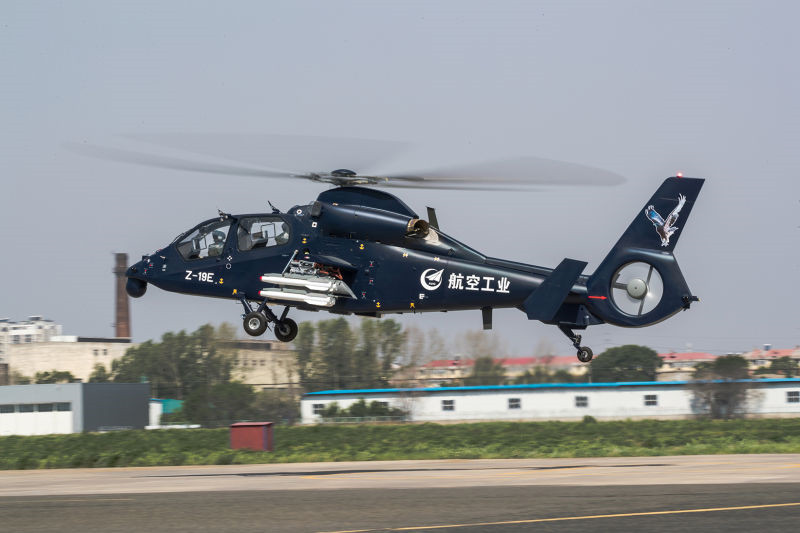 威武霸氣！直19E出口型武裝直升機首飛成功