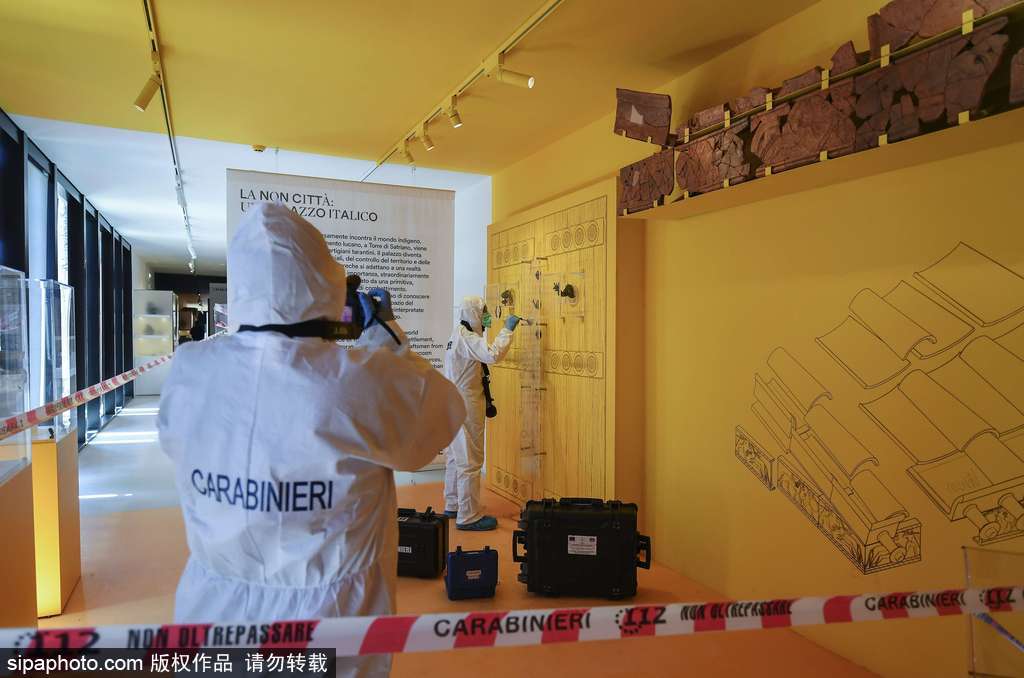 公元前6世紀(jì)龐貝古城文物被盜 調(diào)查人員現(xiàn)場(chǎng)勘查