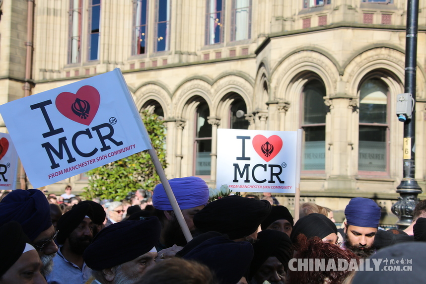 英國(guó)政府降半旗致哀 舉國(guó)悼念遇難者