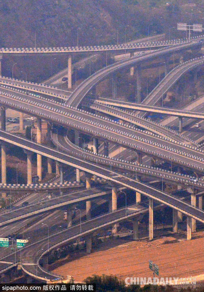 導(dǎo)航看哭車主看暈！重慶最復(fù)雜立交橋壯觀無比