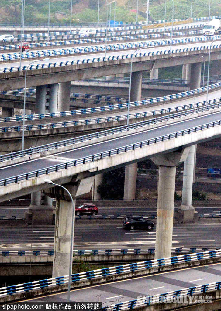 導(dǎo)航看哭車(chē)主看暈！重慶最復(fù)雜立交橋壯觀無(wú)比