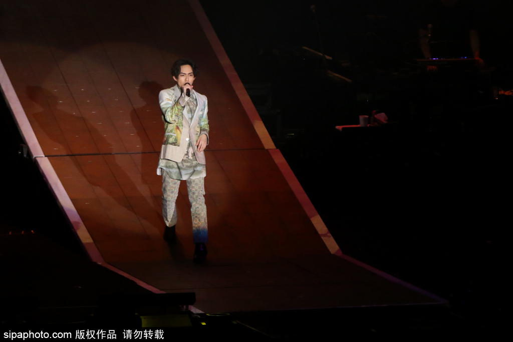 “迷幻王子”林宥嘉沈陽開唱 令歌迷大飽耳福