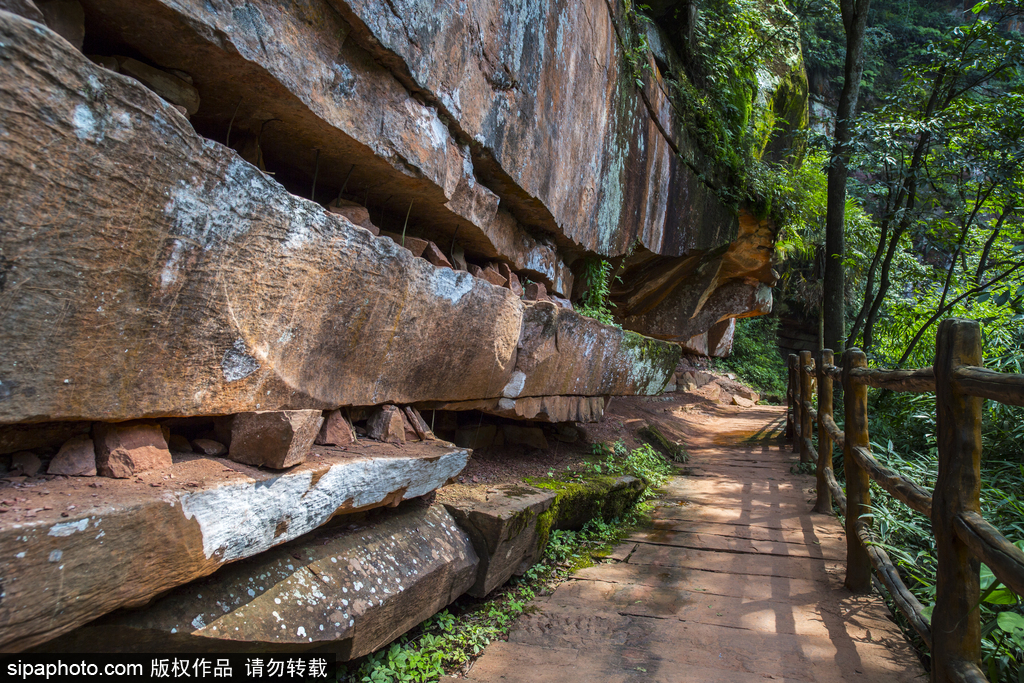 真的美哭了！ 盤點(diǎn)國內(nèi)最美喀斯特地貌
