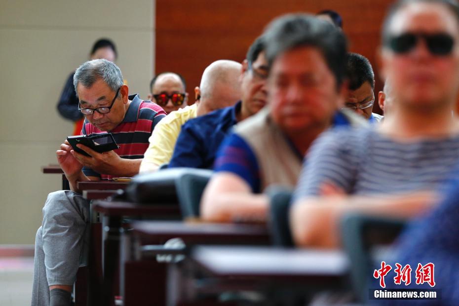 北京視障殘疾人學(xué)用智能手機