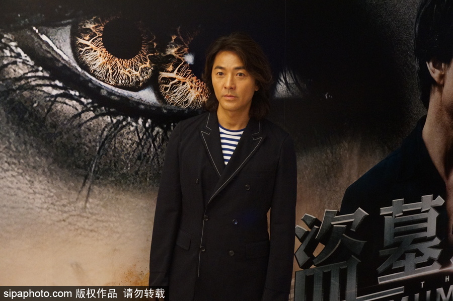 50歲鄭伊健帥氣亮相 自曝拍電影受傷老婆很擔心