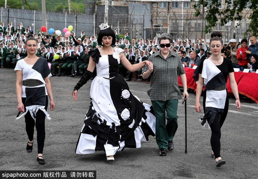 不輸超模！俄羅斯女子監獄舉行時裝秀
