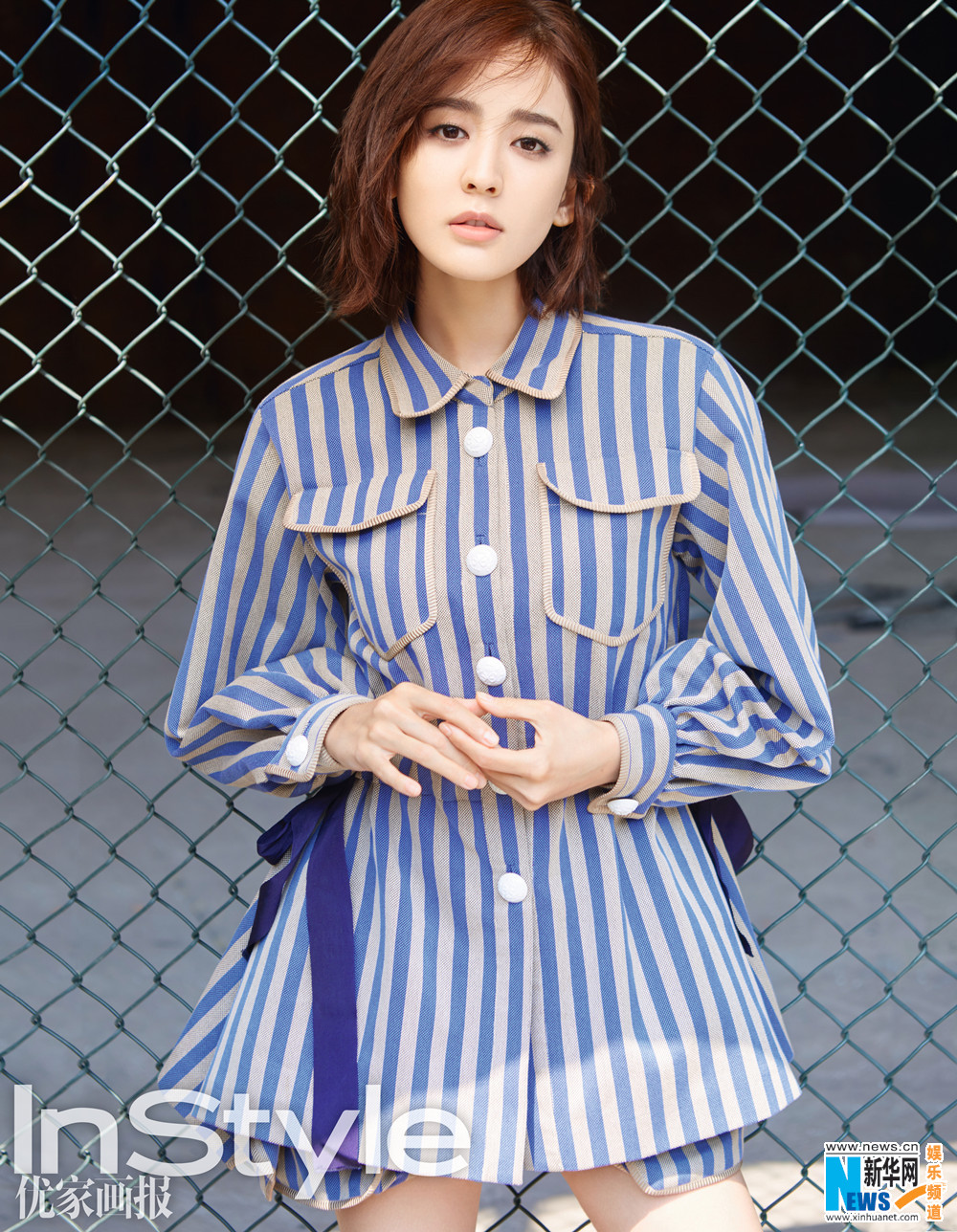 娜扎登封面盡顯自信魅力 演繹復(fù)古街頭時(shí)尚