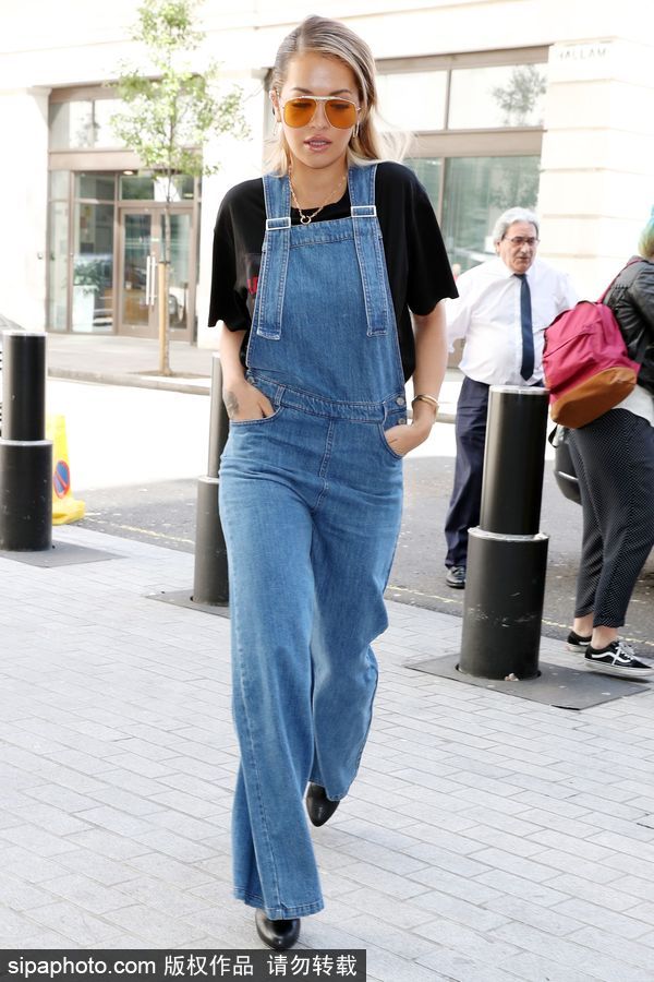 這個夏天想玩高逼格 就入手個彩色墨鏡吧！