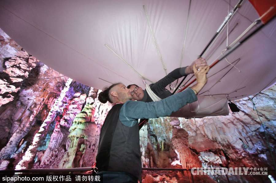 法國科學家研發新式飛艇 可在巖洞內自由滑翔