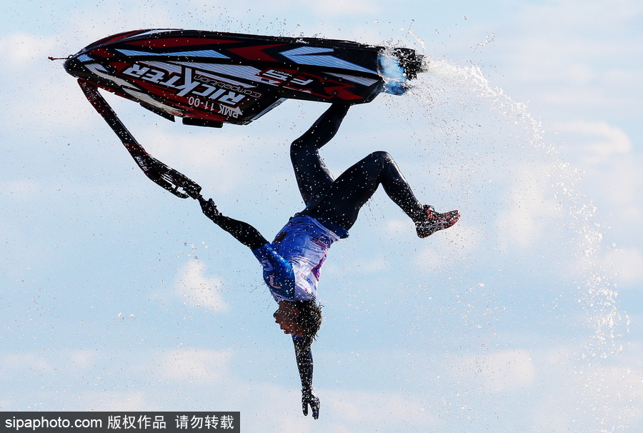 驚險刺激！俄羅斯水上摩托艇錦標賽 眾高手上演水面版速度與激情