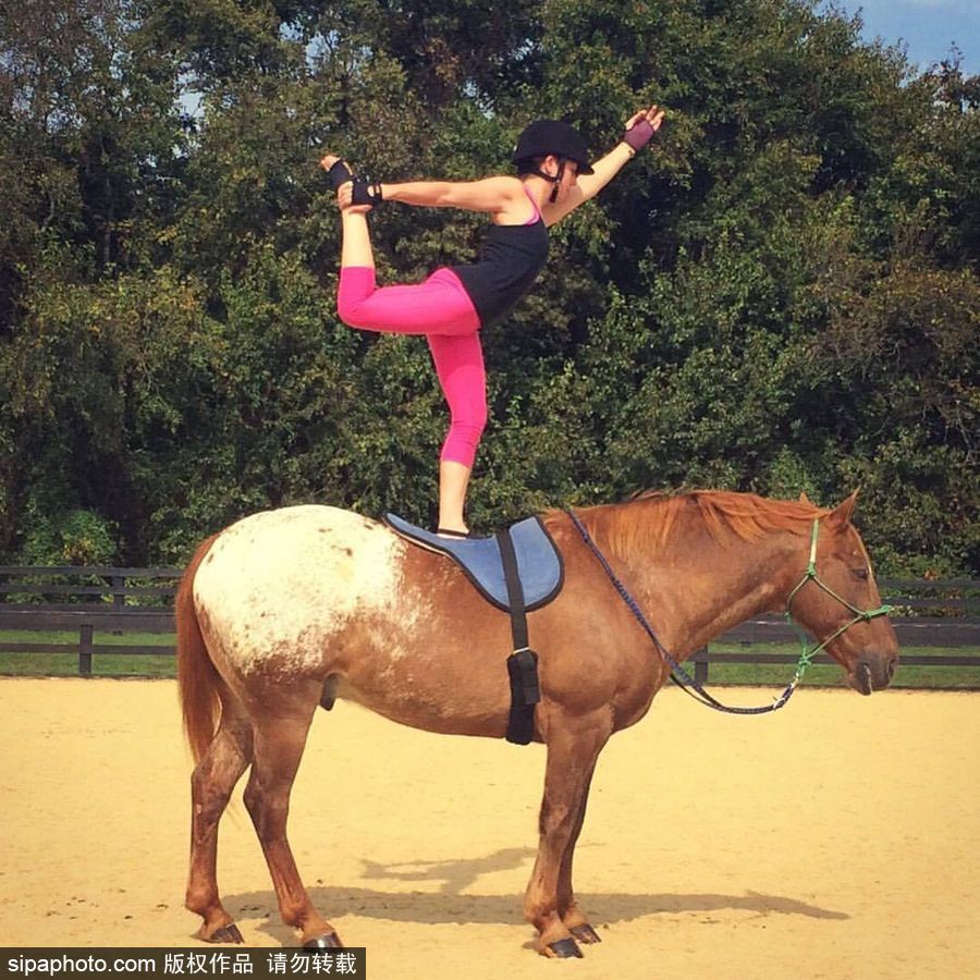 請收下我的膝蓋！國際瑜伽日盤點全球超牛瑜伽大神