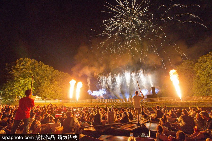 劍橋大學五月舞會煙火盛宴 璀璨奪目點亮夜空
