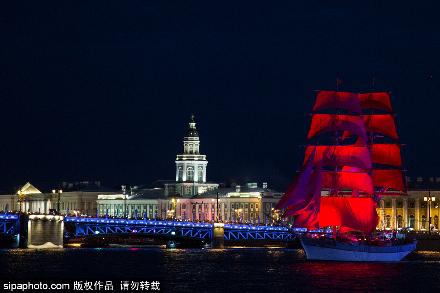最“紅”的畢業慶典：直掛云帆濟滄海 俄羅斯舉行“紅帆節”慶祝學生畢業
