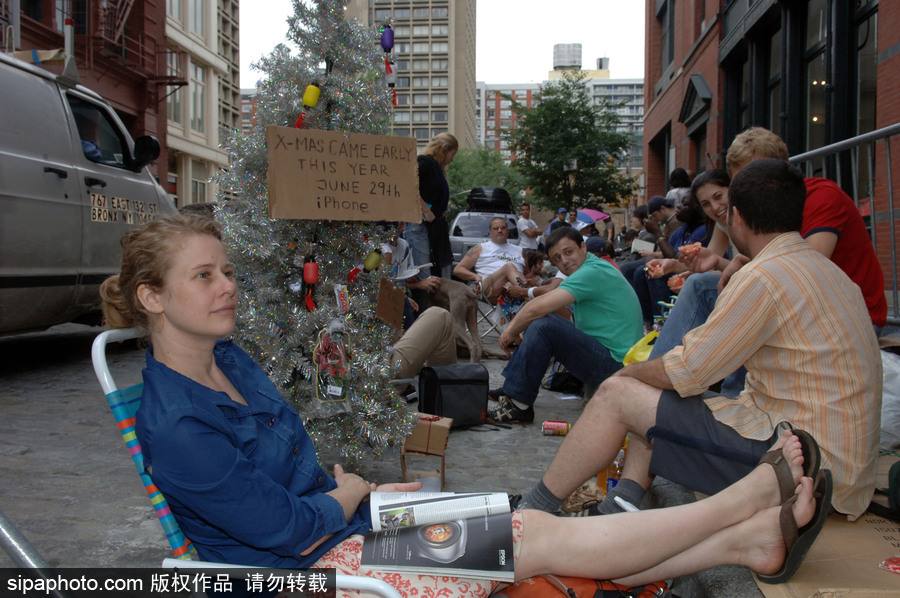 iPhone十周年 回顧10年前蘋果手機發售場景