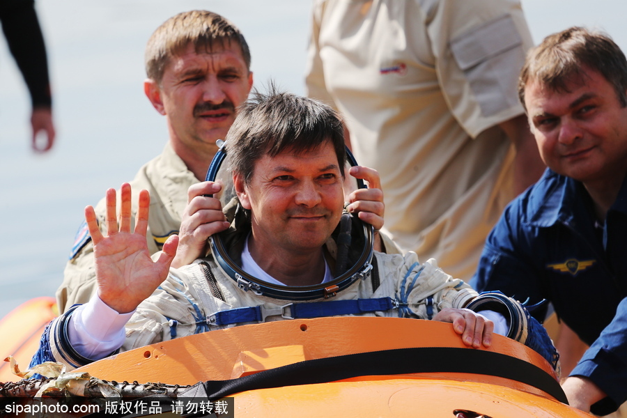 探訪國際空間站宇航員訓(xùn)練 美俄加三國宇航員參加起飛前培訓(xùn)