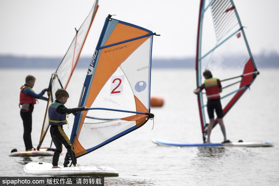 從娃娃抓起！探訪俄羅斯新西伯利亞兒童帆板學(xué)校