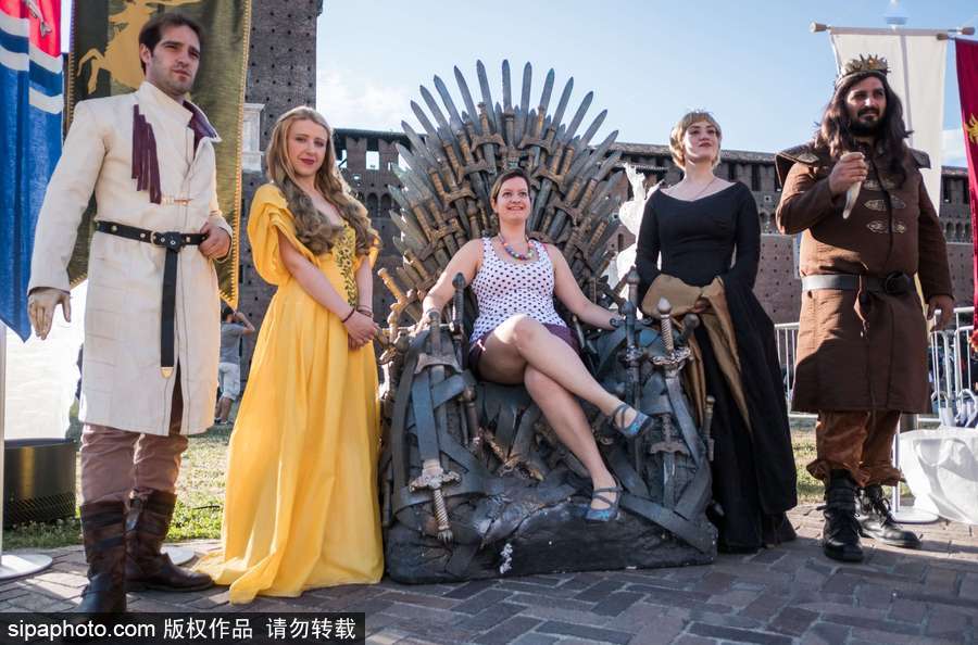 《權力的游戲》第七季開播 意大利死忠粉COS劇中人物神還原現場嗨翻天