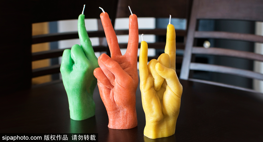 你認(rèn)出這是蠟燭了嗎？立陶宛一公司推出人手型蠟燭可燃燒20小時(shí)