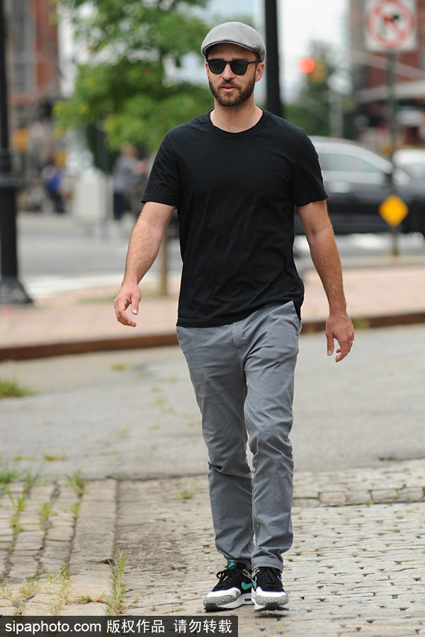 “賈老板”賈斯汀·汀布萊克出街 墨鏡加貝雷帽壓頭低調現身