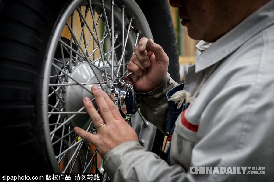 現(xiàn)代與復(fù)古的結(jié)合 純電動(dòng)賽車懷舊外型炫酷十足