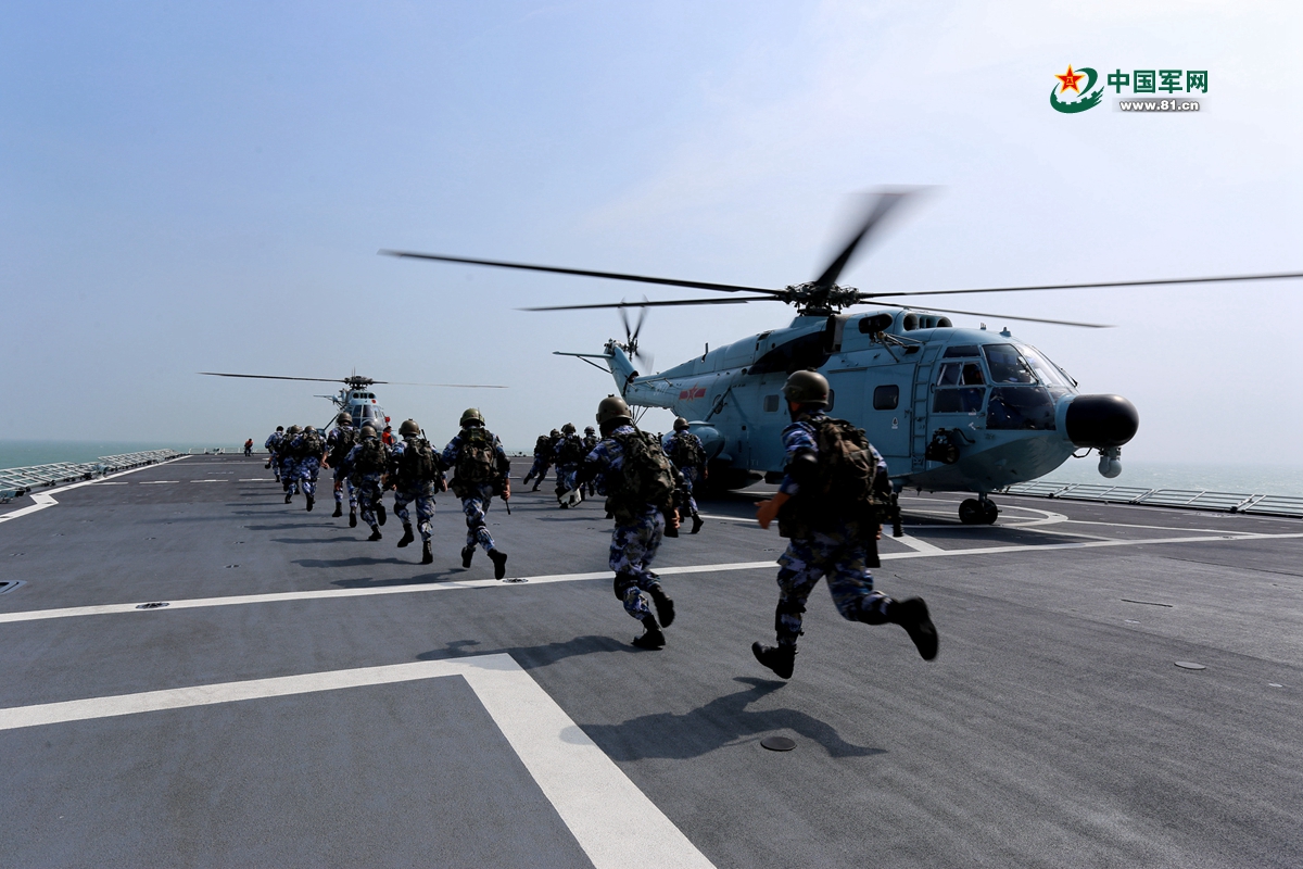 立體投送登陸 我海軍艦、機、艇協同出擊